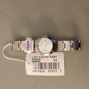 CASIOCASIO Quartz Waterproof Green Analog LTP-1241D-3AUnisex